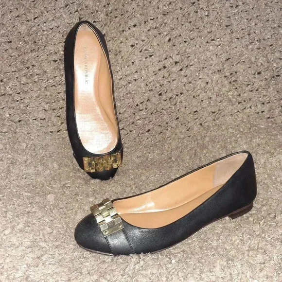 BANANA REPUBLIC-Black Leather-Gold Decor Ballet - Picture 1 of 7